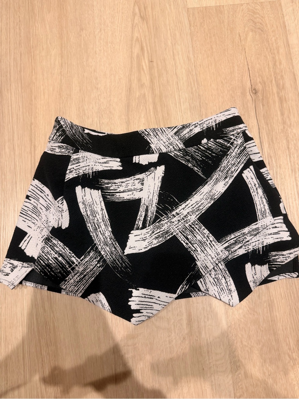Aqua Black & White Brushstroke Skort